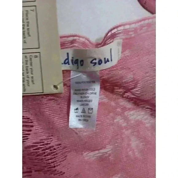 "INDIGO SOUL" Ladies 62" x 28" 100% Polyester Pink Lace Scarf - Picture 8 of 8